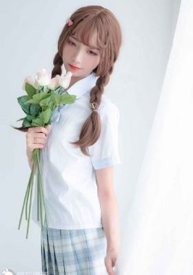 女同学臭脚调教脚奴_BD国语在线观看高清