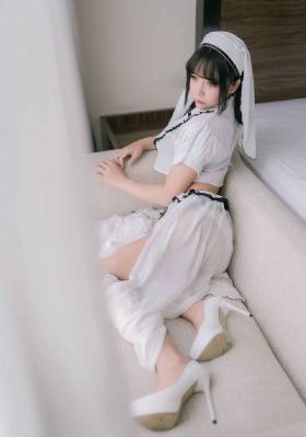 伦理年轻漂亮的岳中文_国产剧在线播放观看